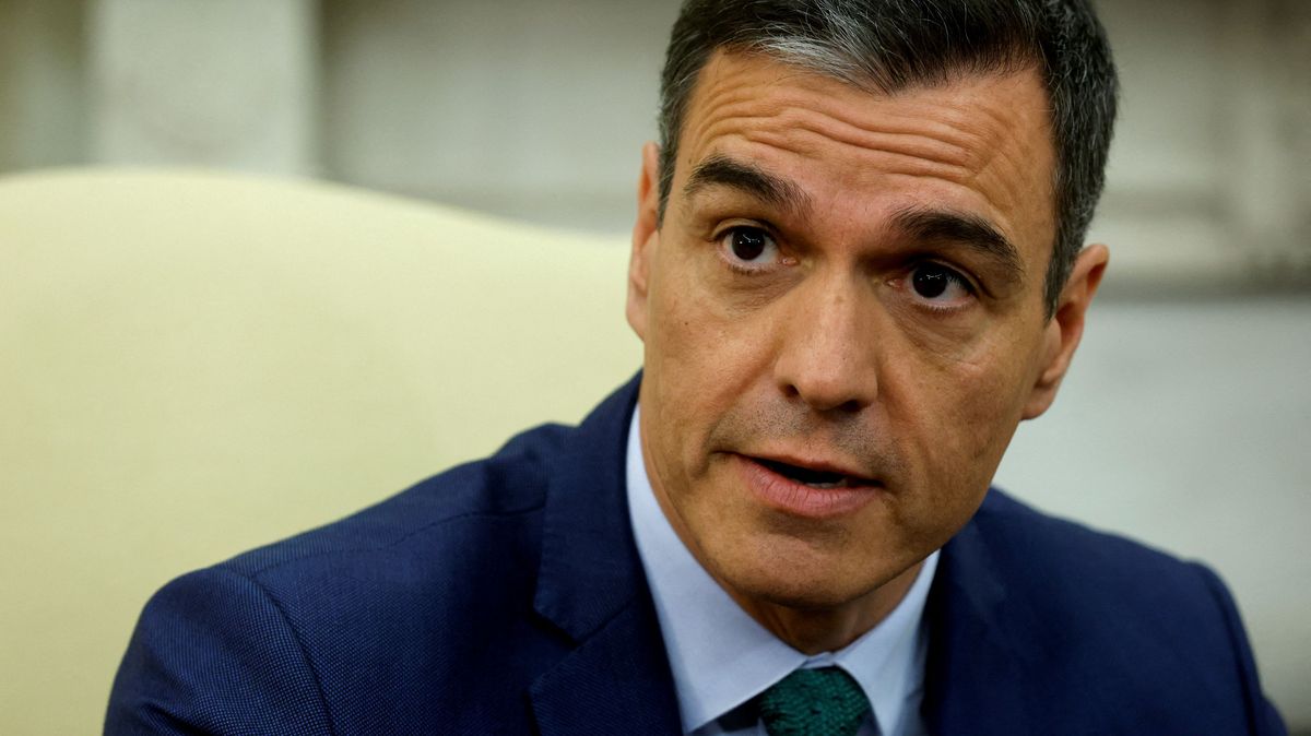 Španělský premiér Sánchez po výprasku v regionech rozpouští parlament a mění termín voleb
